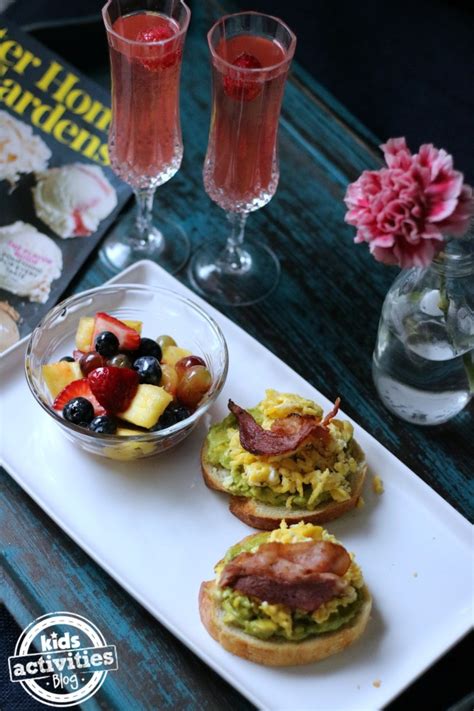 5 Fantastic Breakfast In Bed Recipes To Serve Mom On Mothers Day