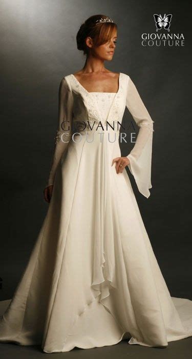 Fresh silhouettes, bohemian embellishments, and intricate details define the season alongside romantic fabrics and noteworthy sleeve options. Celtic Style Wedding Dresses All priddi dresses are ...