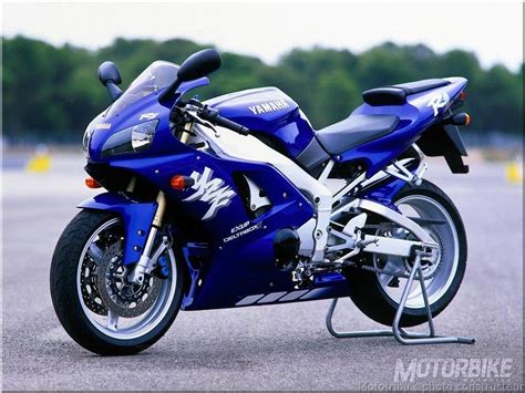This allowed the wheelbase to be shortened significantly, resulting in much. Yamaha YZF-R1 1998 - Precio, fotos, ficha técnica y motos ...