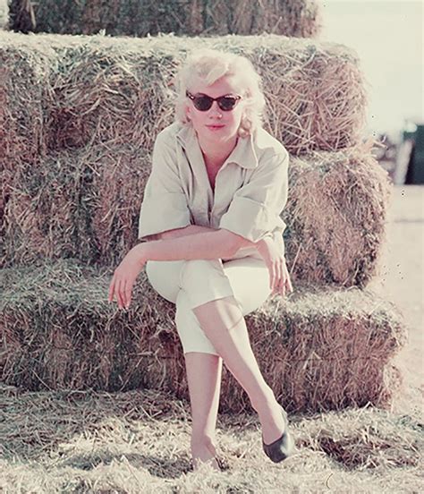 Marilyn Timeline Intellectual Mobile Marilyn Marilyn Monroe Marylin Monroe Fashion