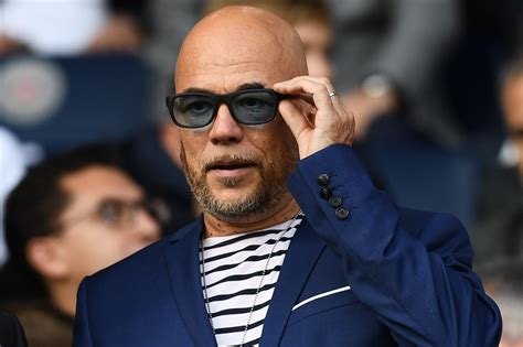 The record deal was le long du fleuve. Pascal Obispo : avec le spectacle "Jésus", il a dû "se ...