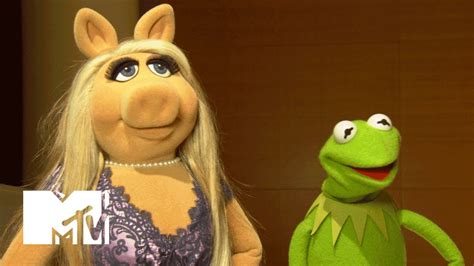 Miss Piggy Kermit On The Muppets Show MTV News YouTube