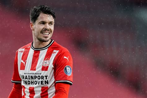 Official: PSV Eindhoven sign Chelsea midfielder Marco van Ginkel - We