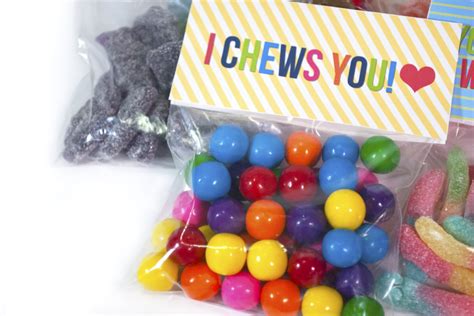 The valentine day chocolates box was introduced more than 140. Valentine candy puns! #valentinetreats #candypuns # ...