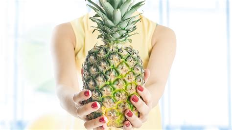 Youve Been Eating Your Pineapple All Wrong Mental Floss
