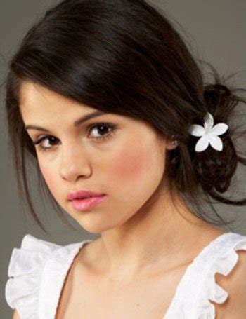 Selena gomez is a pop start and actress. Hollywood Bollywood Actress: November 2011