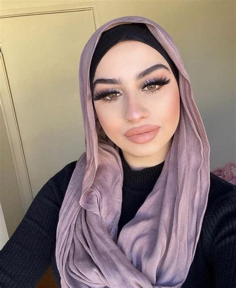 Lips Made For Sucking Dick Hijabi