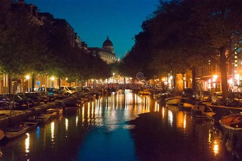 Mooi Kanaal In De Oude Stad De Provincie Van Van Amsterdam Nederland