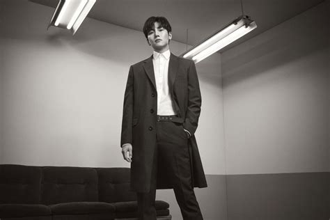 He has been working since 2006 and has been associated with very popular dramas to keep all the fans happy, we have prepared a list of ji chang wook's best works so far in korean dramas in the last decade. Ji Chang Wook ambassadeur mondial de Calvin Klein ...