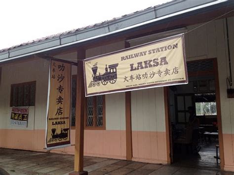 Many tourists today embark on visitors can find this café along jalan pasar. The Cafe banner and front entrance - Picture of Old ...