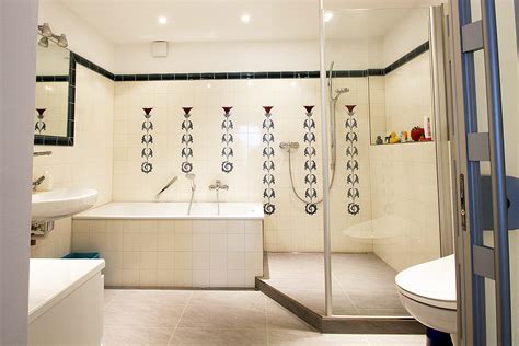 Bin noch auf der schön badezimmer fliesen braun weis mosaik fliesen badezimmer jugendstil weiss braun baum. Ein Badezimmer - Mehr Wohnwert