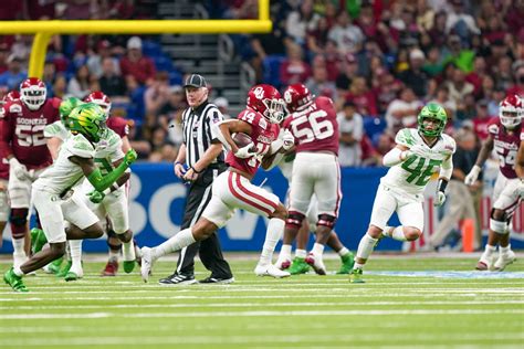 Pff Tabs Oklahoma Wr Jalil Farooq As One Their 31 Breakout Candidates