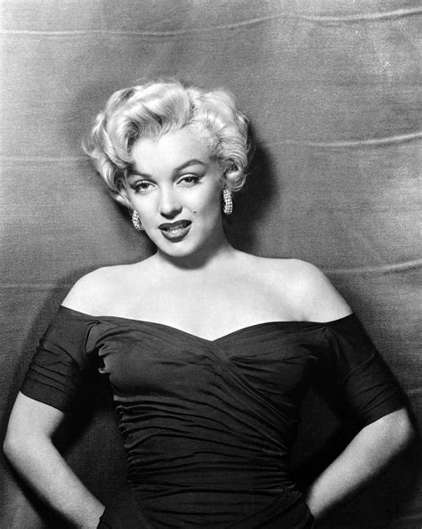Ayla filmi gerçek marilyn monroe sahnesi, marilyn monroe öpücüklü i mza ayla, mari lyn monroe i le ali ni n sahnesi ne kadar kurgu ne kadar gerçek, kore ayla ayla finally met her father suleyman, kore gazisi eşinin yokluğuna 12 saat dayanabildi, koreliler ayla filmini i zliyor. Marilyn Monroe - Marilyn Monroe Photo (31170712) - Fanpop