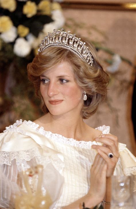 A Look at Princess Diana's Iconic Beauty Signatures - Vogue