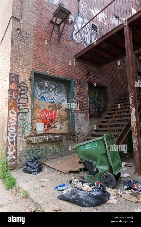 Graffiti And Garbage Hi Res Stock Photography And Images Alamy