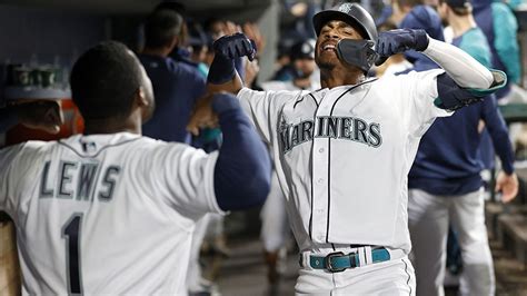 Mariners Cf Julio Rodríguez Named Al Rookie Of The Month For May