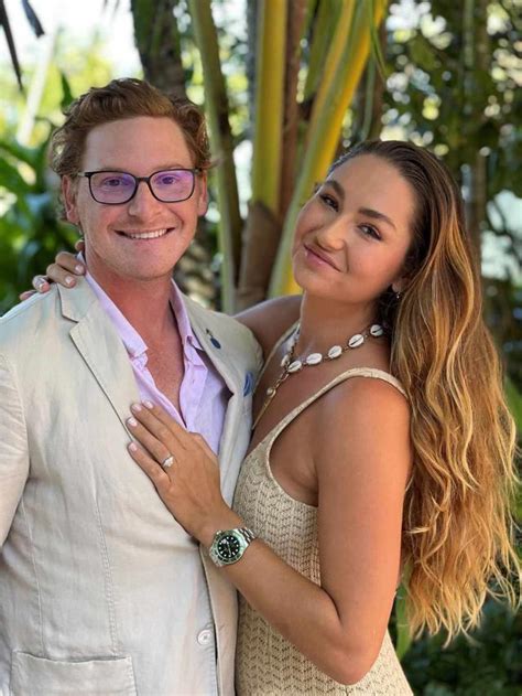 Sean Connerys Granddaughter Saskia Announces She Is Engaged Nearly 6 Months After Actors Death