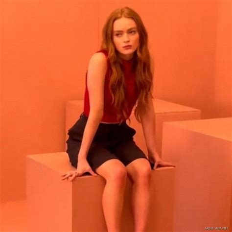 sadie sink r celebsbarelegs