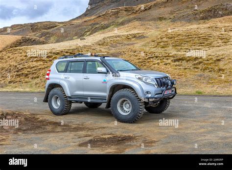 Landcruiser Modified Hi Res Stock Photography And Images Alamy