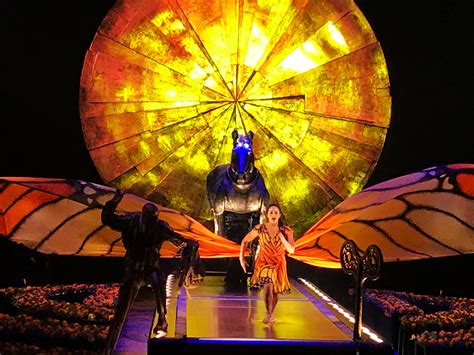 A Surrealistic Journey Of Mexico Called Luzia By Cirque Du Soleil