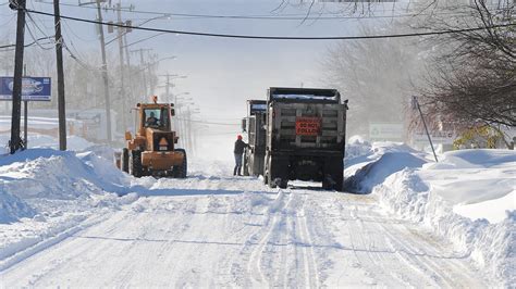 Buffalo Residents Undaunted By 6 Feet Of Snow The New York Times