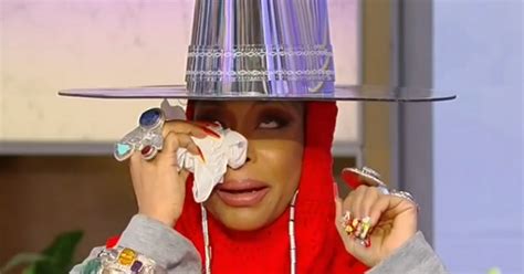 Erykah Badu Bursts Into Tears As Tv Star Plays Video Of Her Late Grandmother Mirror Online