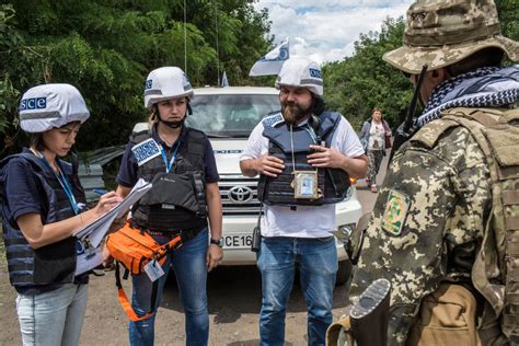 war news updates international observers of the ukraine war keep banking hours