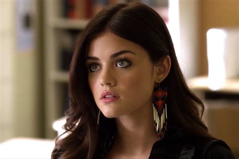 25 Times Arias Earrings Were The Biggest Mystery On Pretty Little Liars
