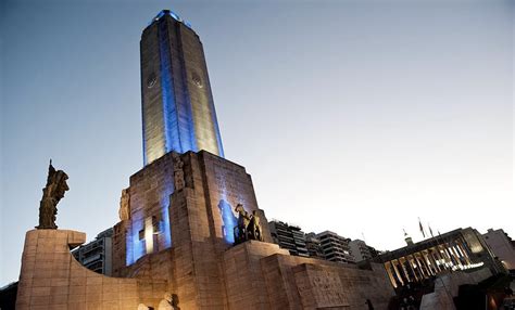 En una encomiable iniciativa, un libro digital difunde los proyectos y sueños previos a la emblemática obra rosarina del arquitecto que fue su constructor. En Rosario, conectarán virtualmente al Presidente para que ...