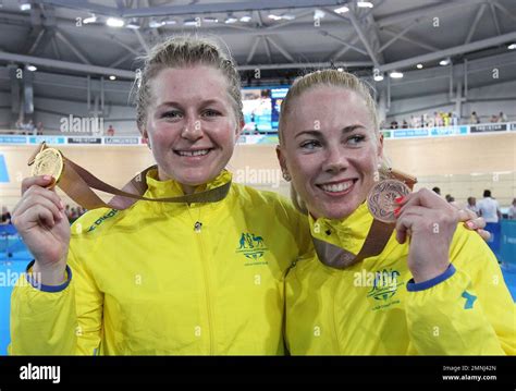 Gold Medalist Australian Stephanie Morton Left Poses With Bronze Medalist Australian Kaarle