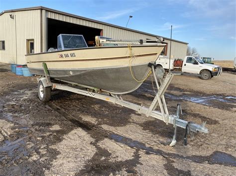 1982 Lund 17 Fishing Boat W1982 Dilly Boat Trailer Lot Fw1976