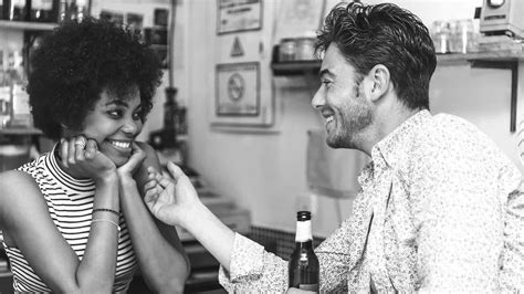 Psychologists Explain 6 Gestures That Reveal A Man Is In Love With You Genuine Smile Man