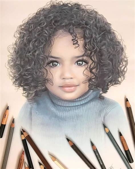 Artist Makes Amazing Hyper Realistic Drawings Using Only Colored