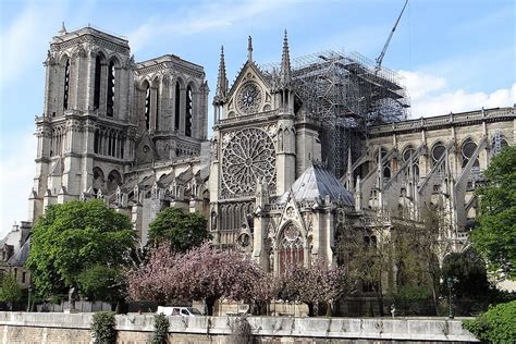 Due to the tragic fire that has destroyed portions of the notre dame. Visitar la Catedral de Notre Dame, actualmente no visitable