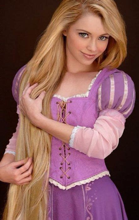 Disneys Tangled Rapunzel Cosplay Cosplay Rapunzel Disney Cosplay