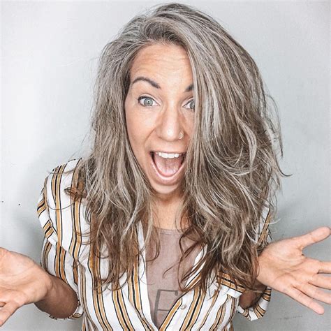 Transitioning To Gray Hair 101 New Ways To Go Gray In 2021 Hadviser