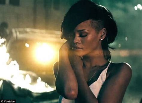 Rihanna Estrenó Diamonds