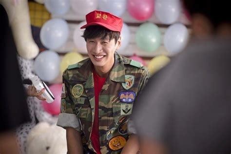 Lee Kwang Soo To Cameo In The Descendant Of The Sun Per Song Joong