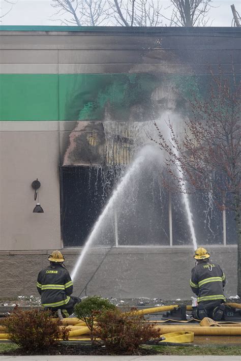 Pfd 2 Alarm Building Fire Philadelphia Fire Department 2 A Flickr