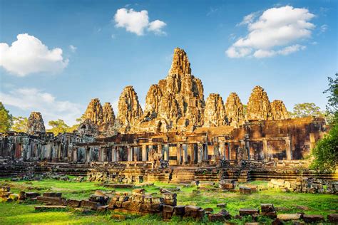 Temple Dangkor Thom Découverte Au Cambodge Cambodia Roads