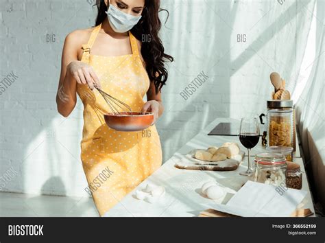 Girl Cooking In Nude Telegraph