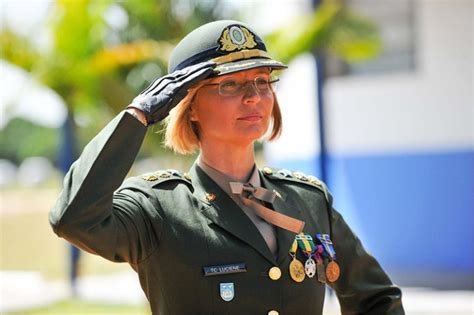Exército Empossa Primeira Mulher No Comando De Quartel De Engenharia Cleber Barbosa