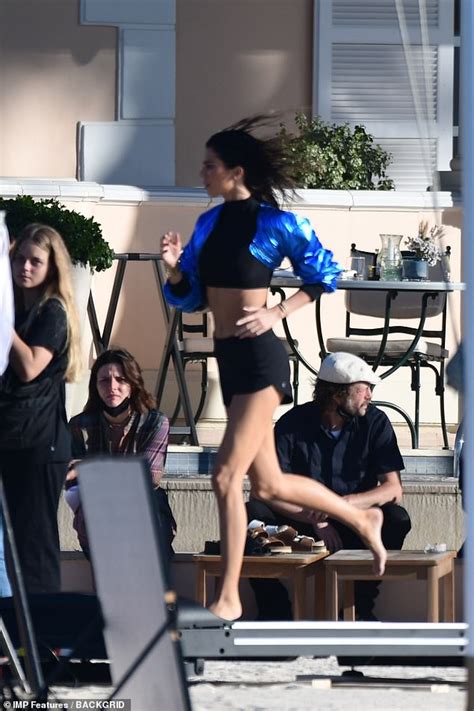 Kendall Jenner Shows Off Her Incredible Physique In Skimpy Black Crop