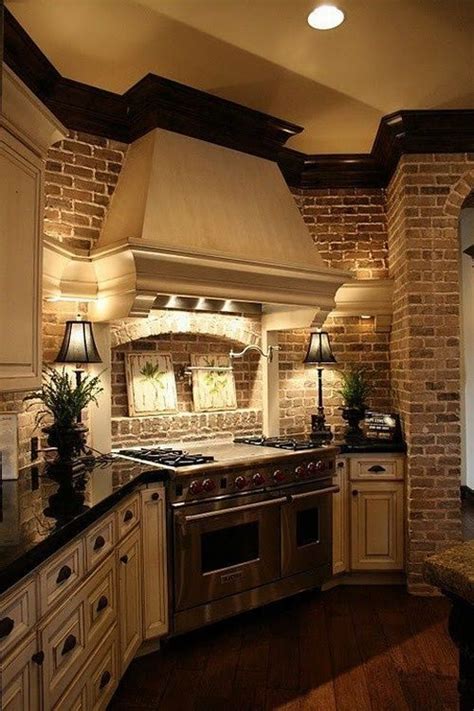 Fabulous modern chic living room decor. Tuscan Kitchen Backsplash Designs - Painting Faux Brick ...