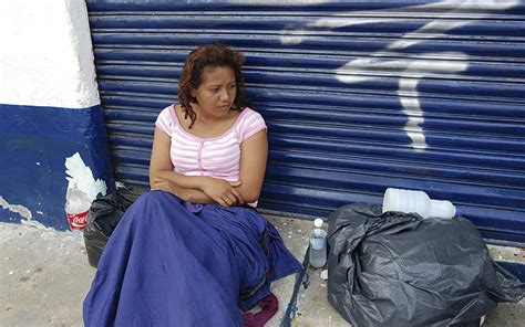 Cruzan La Frontera Solo 10 De Mujeres La Voz De La Frontera