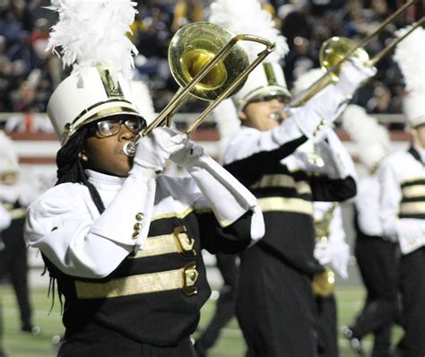 7 Best High School Marching Bands And Their Football Teams Itg Next