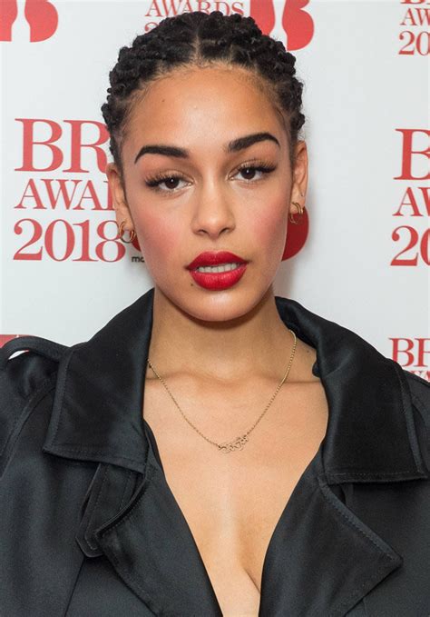 Streetwise english r&b artist whose 2016 breakthrough blue lights led to a top five u.k. 61 Heiße Bilder Von Jorja Smith, Die Machen Ihren Tag
