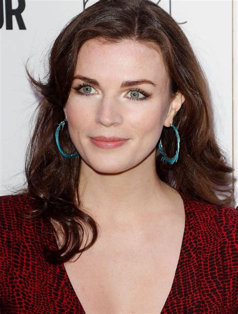 Aisling Bea Aisling Bea True Winter Makeup Beautiful Women Naturally