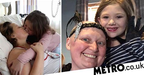 Heartbreaking Photo Of Daughter 8 Kissing Mum Just Days Before She Lost Cancer Battle Metro News