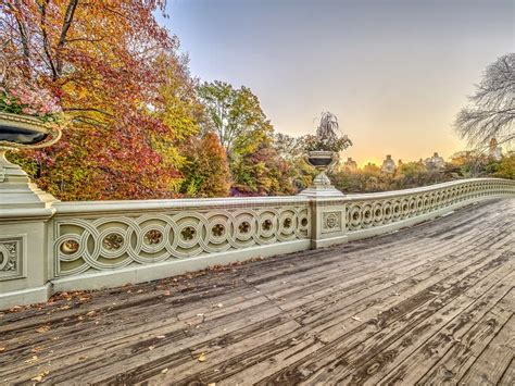 Bow Bridge Central Park Autumn Stock Image Image Of Heritage Outdoor